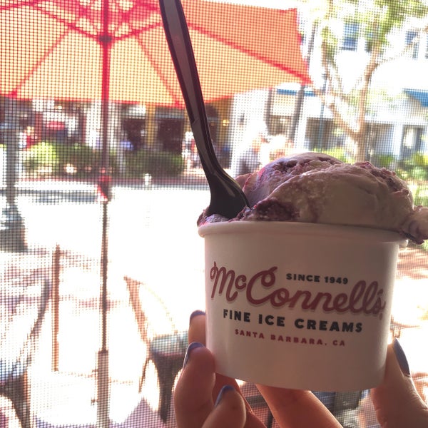 9/16/2018 tarihinde Wendy C.ziyaretçi tarafından McConnell&#39;s Fine Ice Creams'de çekilen fotoğraf