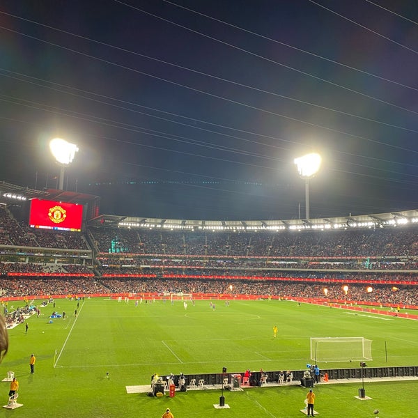 รูปภาพถ่ายที่ Melbourne Cricket Ground (MCG) โดย Abdulaziz Otb เมื่อ 7/19/2022