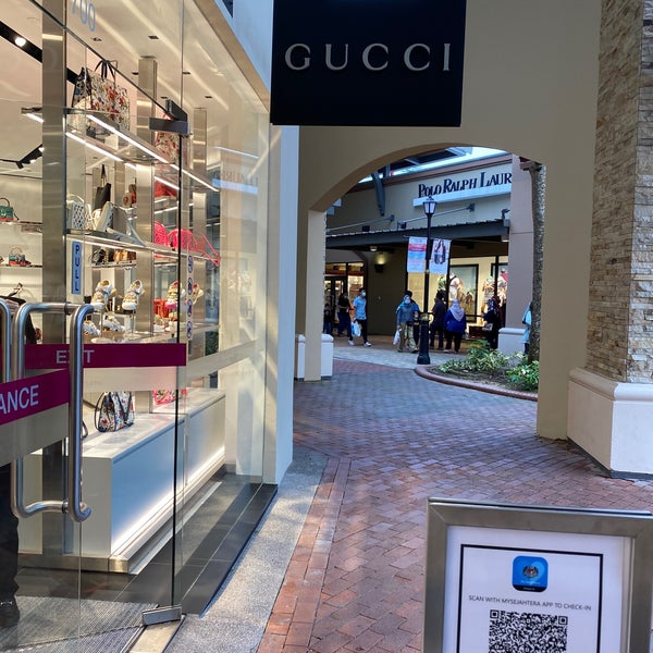 gucci at premium outlet