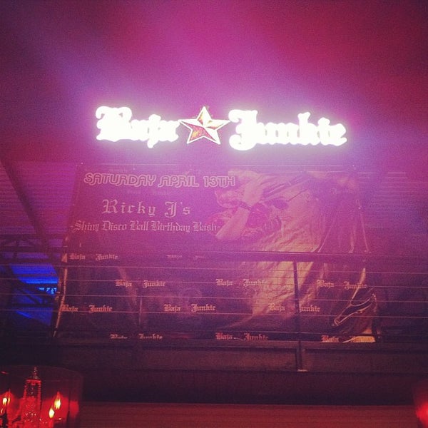 รูปภาพถ่ายที่ Baja Junkie โดย Baja Junkie C. เมื่อ 4/14/2013