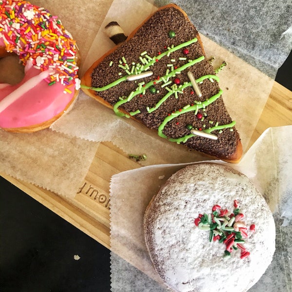 Photo taken at Jolly Molly Donuts by Toño H. on 12/24/2019
