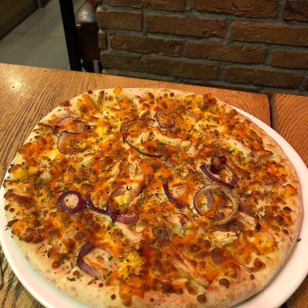 Foto tirada no(a) New York Pizza por 🕸 em 10/9/2019