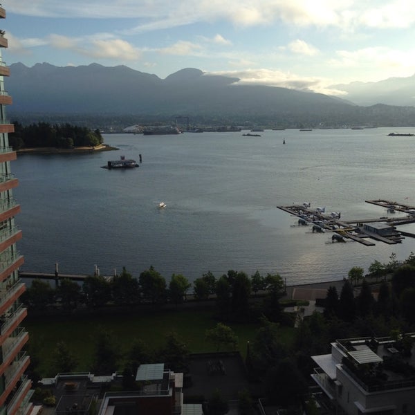 Foto tomada en Renaissance Vancouver Harbourside Hotel  por CW el 8/6/2014