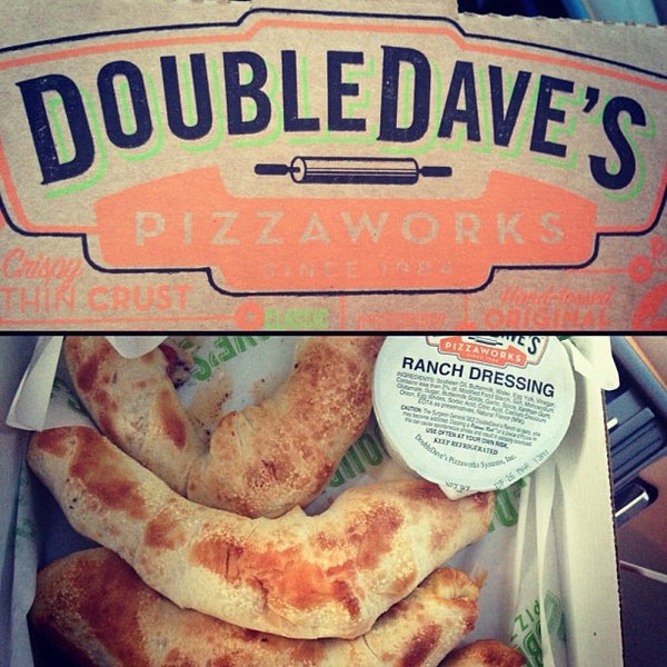 รูปภาพถ่ายที่ DoubleDave&#39;s Pizzaworks โดย Lauren L. เมื่อ 10/22/2012