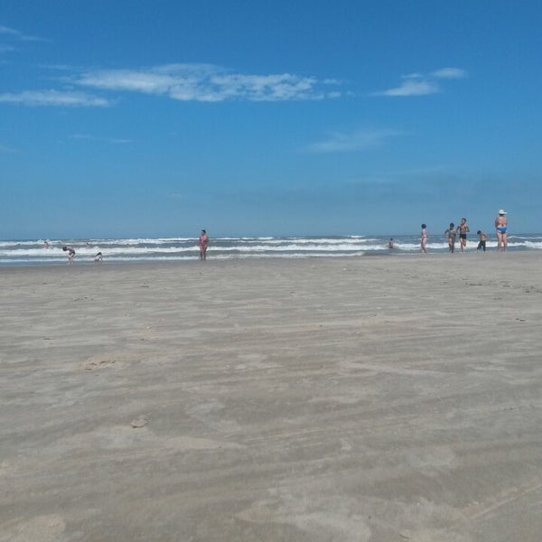 Foto tomada en Praia de Nova Tramandaí  por Daiana H. el 2/22/2014