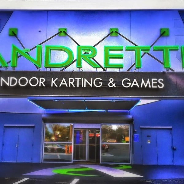 4/3/2015 tarihinde Andretti Indoor Karting &amp; Games Roswellziyaretçi tarafından Andretti Indoor Karting &amp; Games Roswell'de çekilen fotoğraf