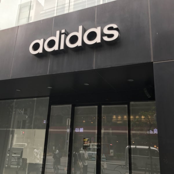 Adidas ブランドコアストア池袋 374人の訪問者 Adidas ブランドコアストア池袋 374人の訪問者