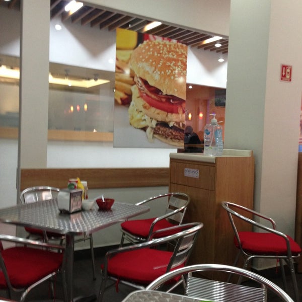Photo taken at Campa&#39;s Hamburgers by Joseph Ludwig K. on 3/28/2013