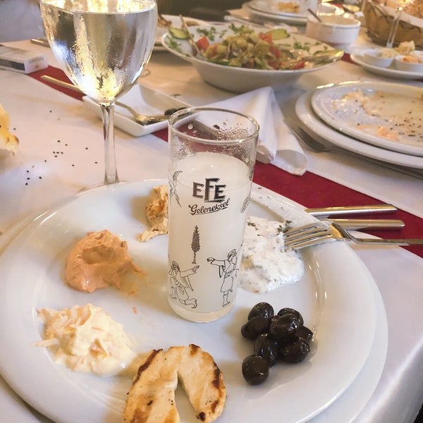 Foto diambil di Nazende Ocakbaşı&amp;Restaurant oleh Cuma D. pada 11/8/2019