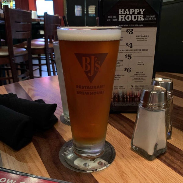 Photo taken at BJ&#39;s Restaurant &amp; Brewhouse by Shaun Z. on 3/12/2020