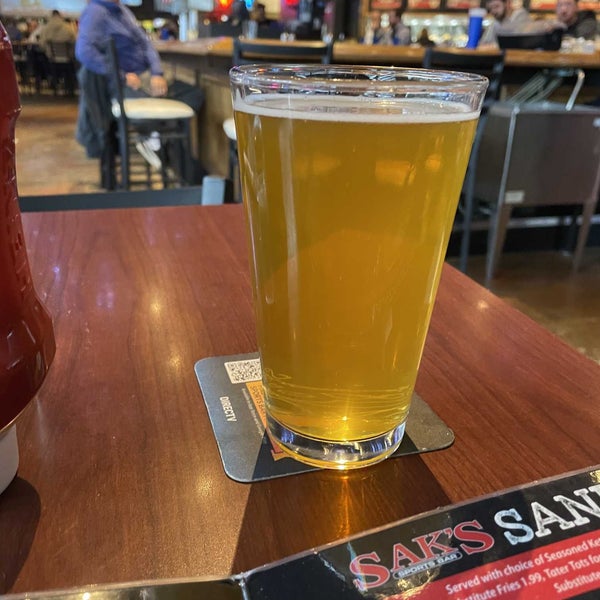 Sak's Sports Bar 1460 County Road E E