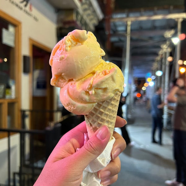 Das Foto wurde bei The Original Chinatown Ice Cream Factory von Tayo am 8/9/2023 aufgenommen