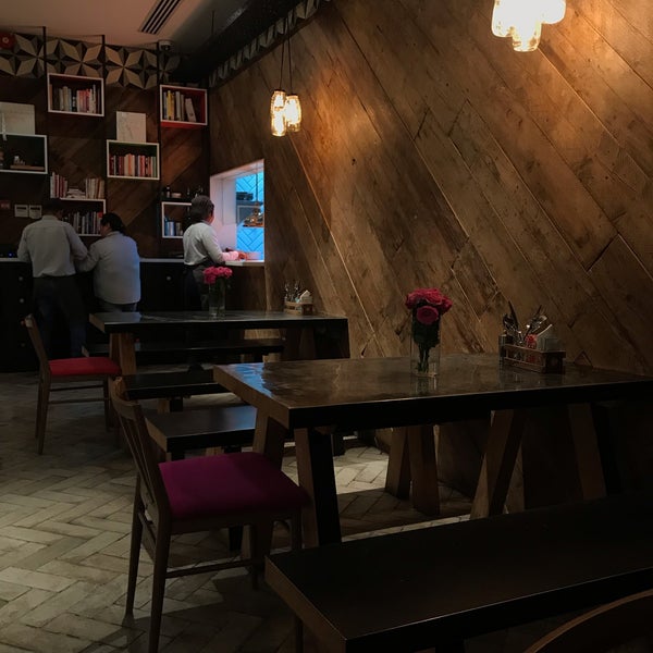 4/11/2019 tarihinde Just A.ziyaretçi tarafından Paper Fig Restaurant &amp; Dessert Shop'de çekilen fotoğraf