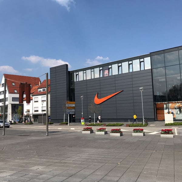 Nike Factory Store Spor Malzemeleri Perakendecisi da foto raflar