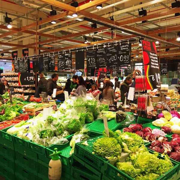 Foto tirada no(a) Centro commerciale Il Cuore Adriatico por Marco M. em 12/24/2016