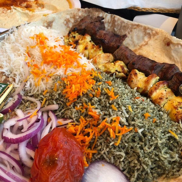 Foto tomada en Kabobi - Persian and Mediterranean Grill  por MQ el 7/13/2020