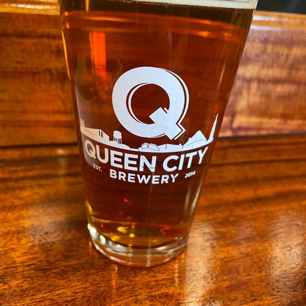 5/29/2021 tarihinde Max Q.ziyaretçi tarafından Queen City Brewery'de çekilen fotoğraf