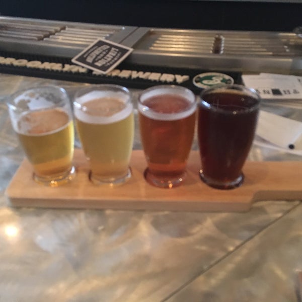 Photo taken at Top Hops by Max Q. on 5/25/2019