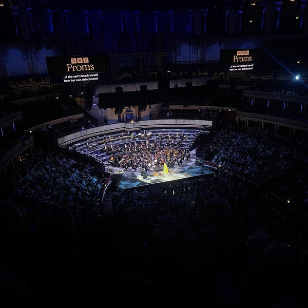 Foto diambil di Royal Albert Hall oleh Hamad 𖤍. pada 8/7/2023