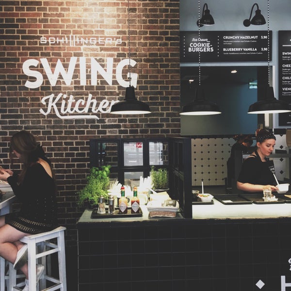 Foto tirada no(a) Swing Kitchen por v love b. em 9/15/2017