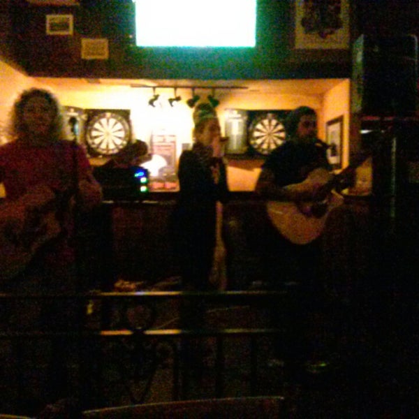 Foto tirada no(a) Catherine Rooney&#39;s Irish Pub &amp; Restaurant por Bree M. em 10/24/2014
