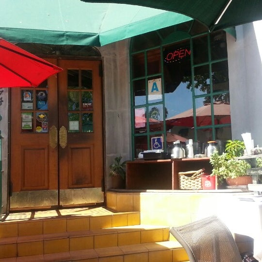 Foto scattata a Parkhouse Eatery da Raul C. il 9/3/2014