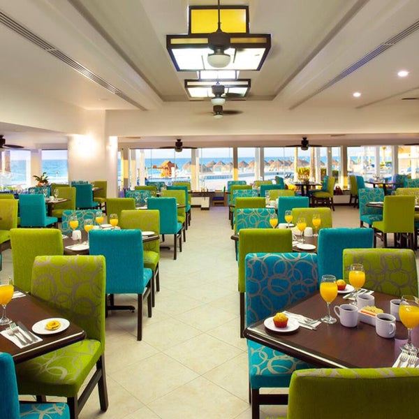 The Aquamarine Lounge at Aquamarine Villas III by BREIG