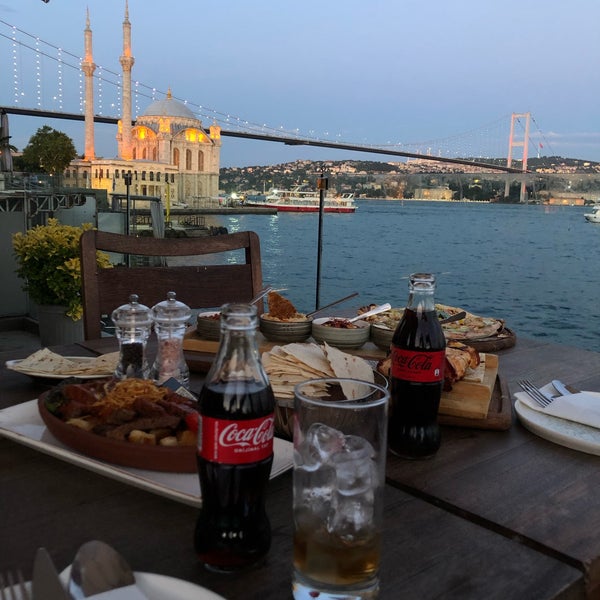 Foto scattata a Cruise Lounge Bar at Radisson Blu Bosphorus Hotel da Sh il 8/1/2023