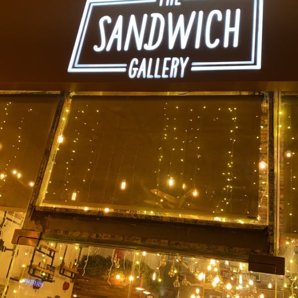 รูปภาพถ่ายที่ The Sandwich Gallery โดย 🖤Abdullah🎧 เมื่อ 5/21/2022