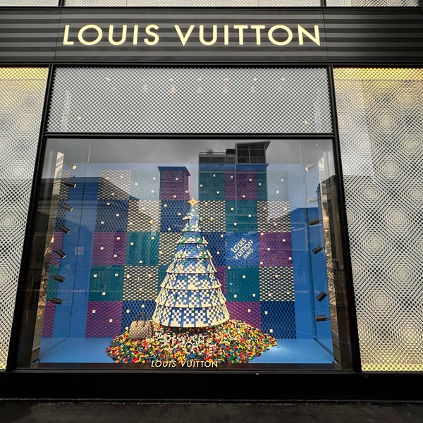 Photos at Louis Vuitton - 9 tips