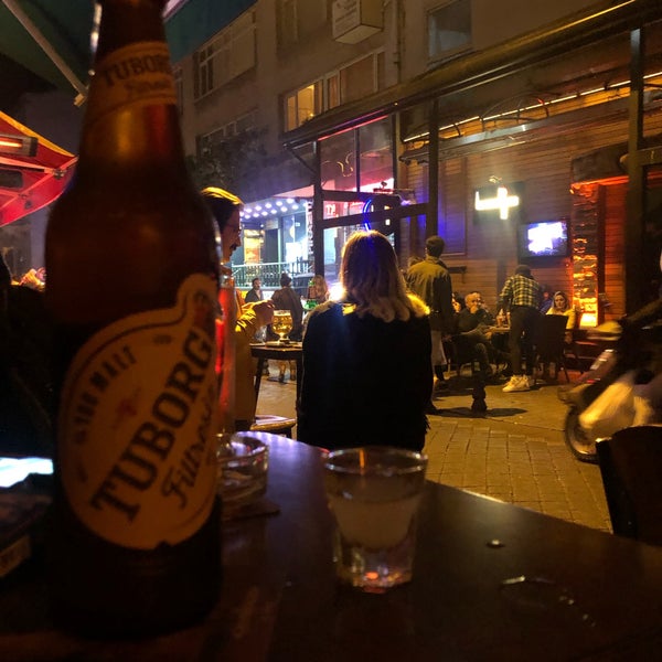 รูปภาพถ่ายที่ Zincir Bar โดย Arzum เมื่อ 11/16/2019