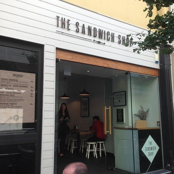 Foto tirada no(a) The Sandwich Shop por Hayden W. em 5/16/2014