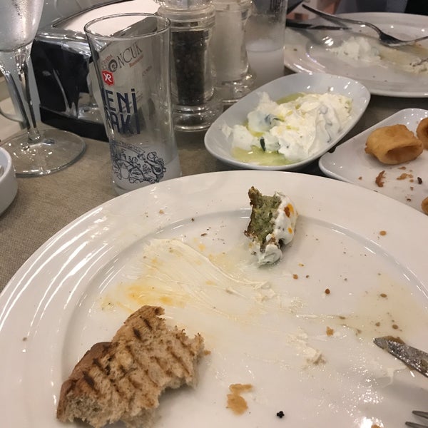 Foto scattata a Boncuk Restaurant da Özlem F. il 9/21/2019