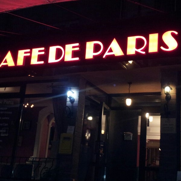 7/2/2013 tarihinde Zarrina S.ziyaretçi tarafından Cafe de Paris'de çekilen fotoğraf