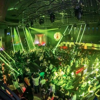 Foto scattata a Icon Nightclub da Copa Room S. il 3/23/2016