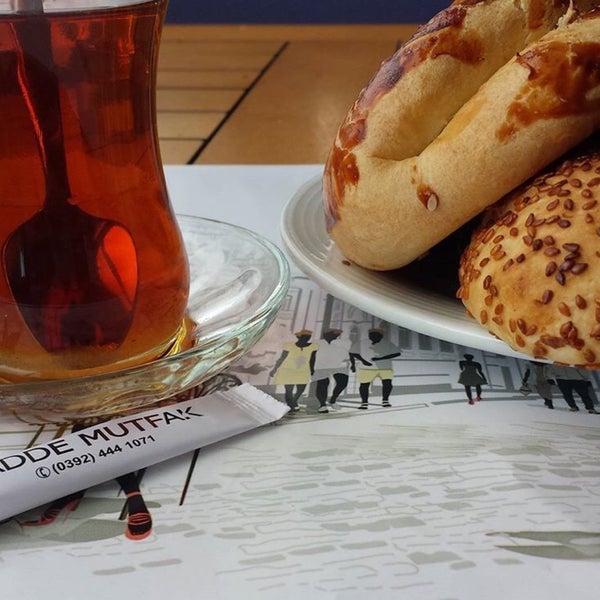 Das Foto wurde bei Cadde Mutfak Restaurant von Turğut Veysi Ç. am 11/23/2018 aufgenommen