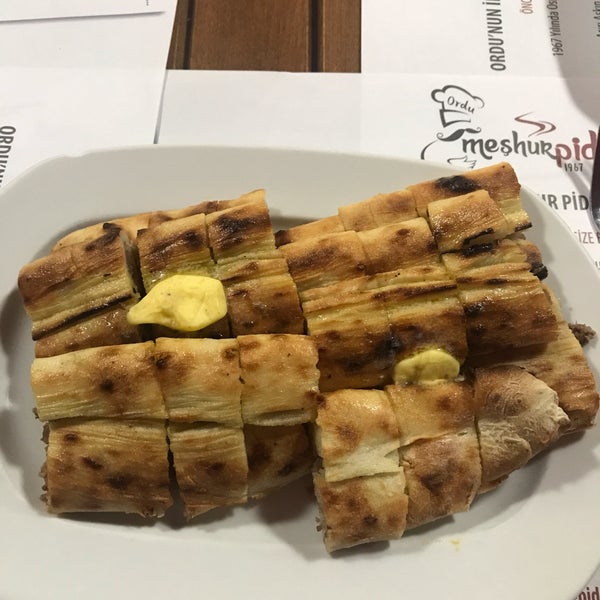 Снимок сделан в Meşhur Pide Restaurant пользователем Sefacan G. 8/20/2019
