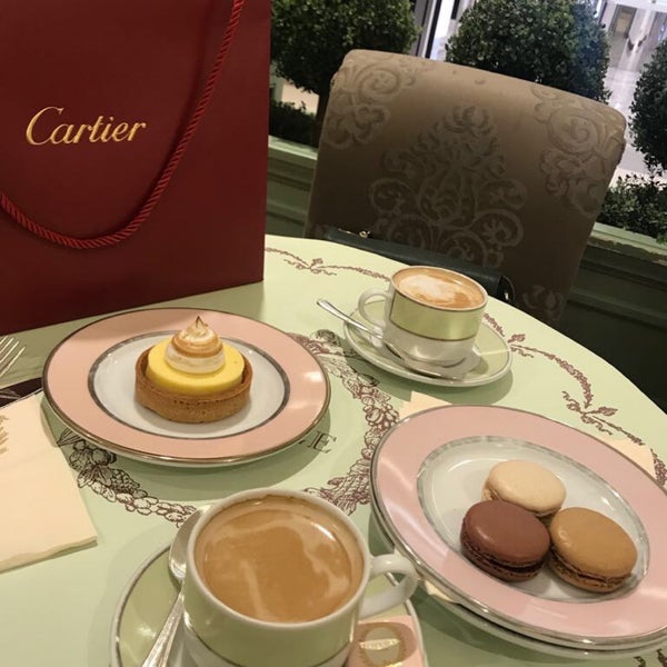 Меню Laduree сент Оноре роза