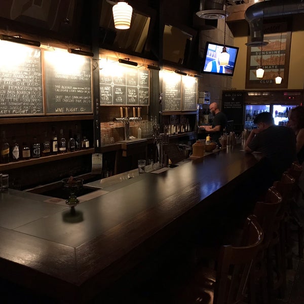 Photo taken at The Good Oak Bar by Fairall D. on 4/7/2019