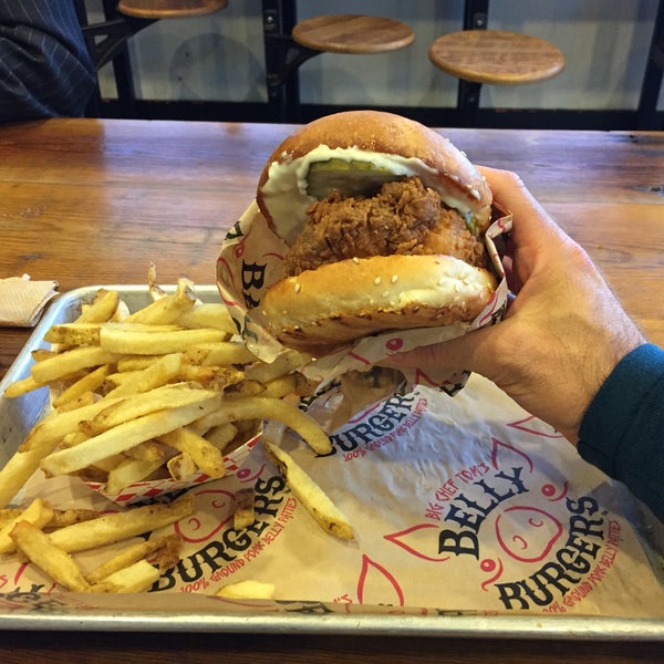 3/11/2017 tarihinde Joseph R.ziyaretçi tarafından Big Chef Tom’s Belly Burgers'de çekilen fotoğraf