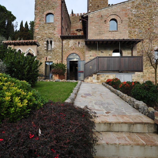 11/23/2013 tarihinde Castello di Monteroneziyaretçi tarafından Castello di Monterone'de çekilen fotoğraf