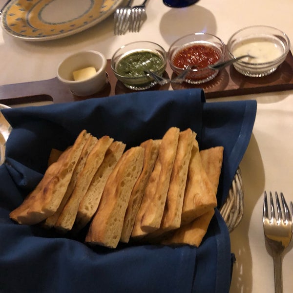 Foto diambil di Helmand Restaurant oleh Isabelle L. pada 4/4/2019