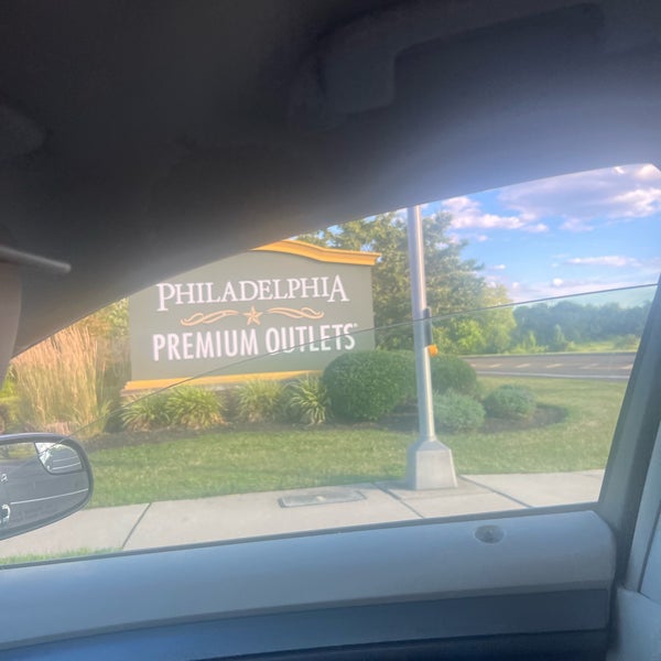 Philadelphia Premium Outlets - Wikipedia