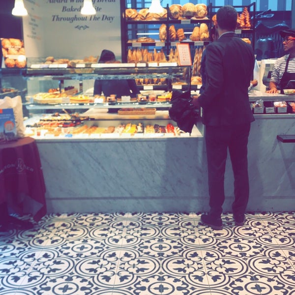 Photo taken at Maison Kayser by Le espérons on 5/17/2019