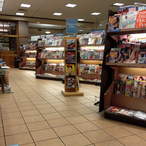 Barnes Noble Bookstore In East Brunswick