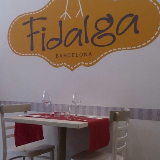 รูปภาพถ่ายที่ Fidalga Barcelona โดย Carolina G. เมื่อ 1/31/2015