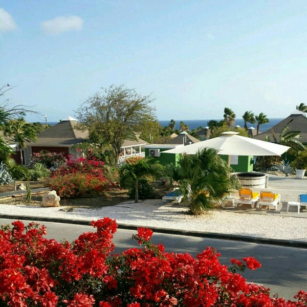 Photo prise au Chogogo Dive &amp; Beach Resort Curacao par Marloes B. le4/13/2014