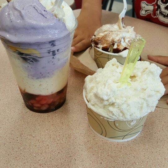 The Supreme IceCream Shoppe Dessert Shop in The Maples