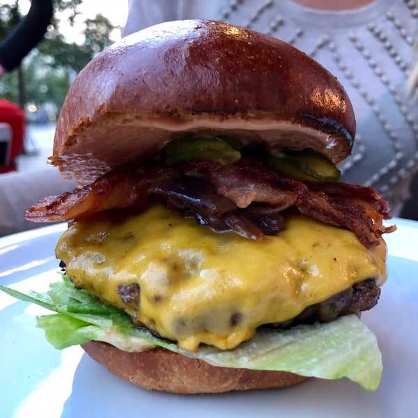 Foto tirada no(a) Boom! Burgers por Ponuponas em 7/20/2018
