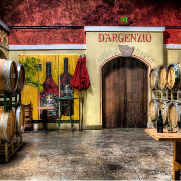 Foto tirada no(a) D&#39;Argenzio Winery por D&#39;Argenzio Winery em 8/6/2017